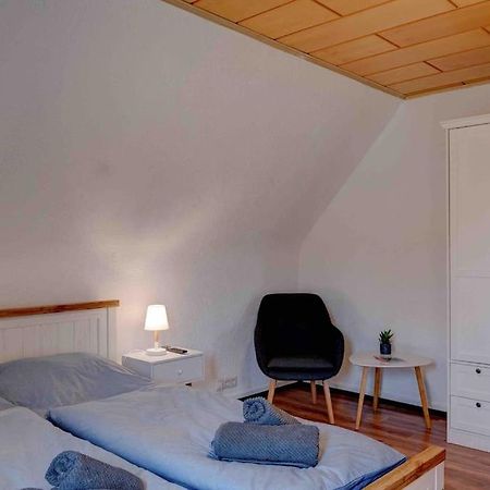 Gemuetliche Wohnung Naehe Alsfeld - Parkplatz Exterior foto